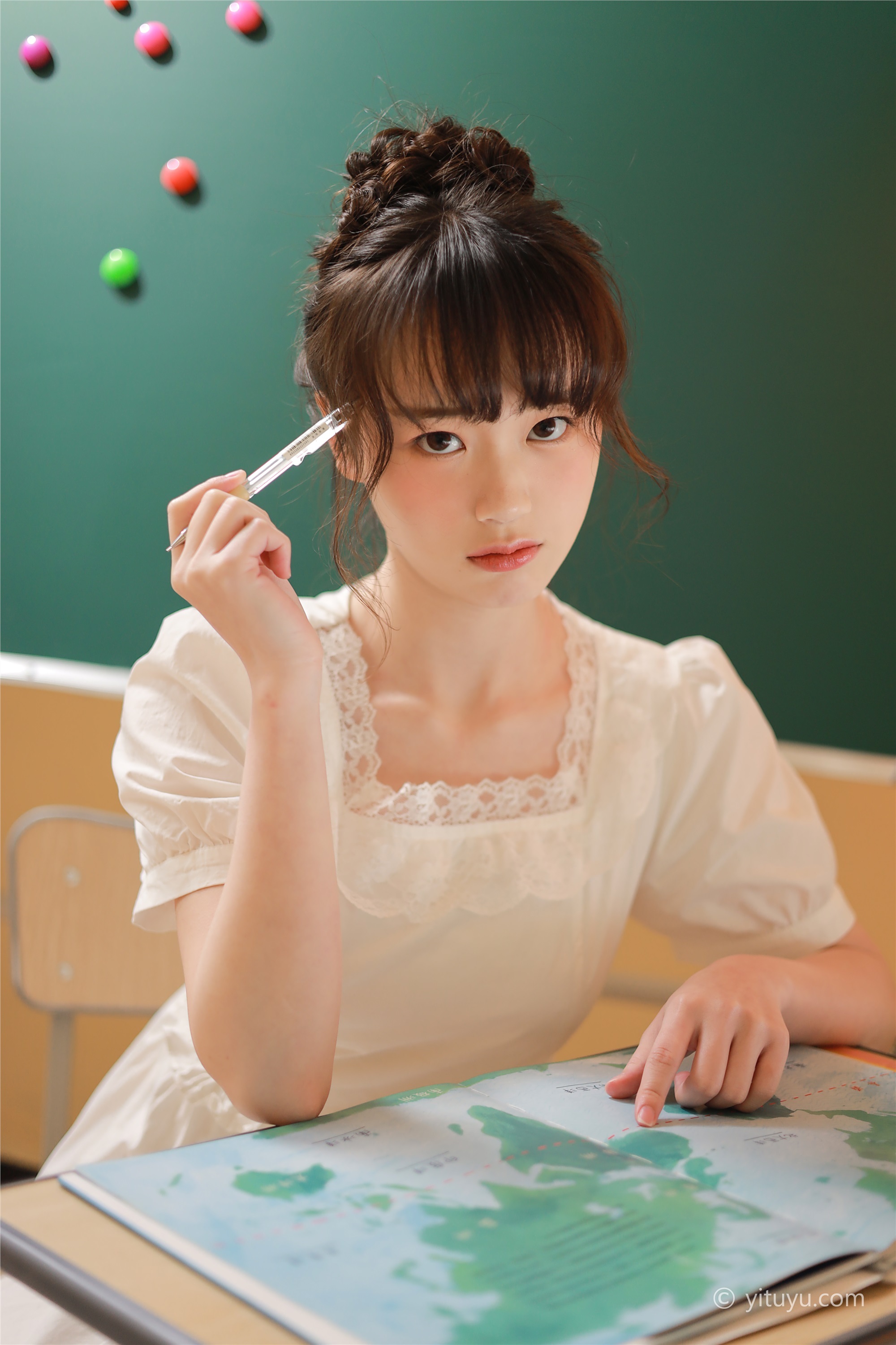 YITUYU 艺图语 2021.04.23 放学后 柚子